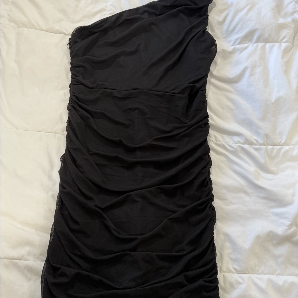 Elegant Black One-Shoulder Dress